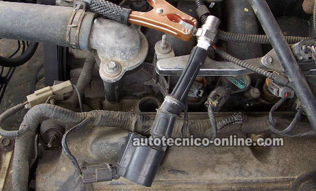 Verificando Que La Bobina Dispare Chispa. Cómo Probar Las Bobinas De Encendido Individuales -Tipo COP (4.6L, 5.4L)