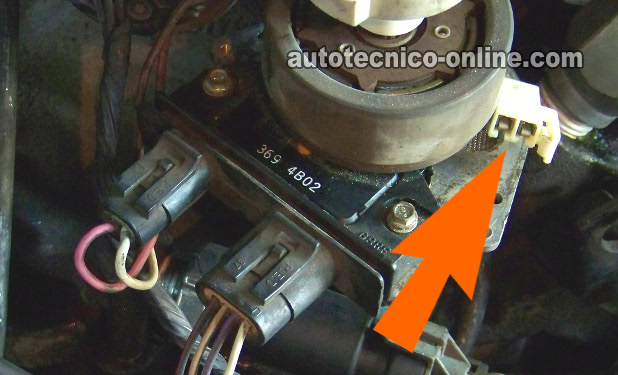 Probando La Señal De La Bobina Captadora. Cómo Probar El Módulo De Encendido Y La Bobina Captadora Del Distribuidor (1989, 1990, 1991, 1992, 1993 2.5L Chevrolet S10 Pickup, GMC S15 Pickup, y GMC Sonoma)