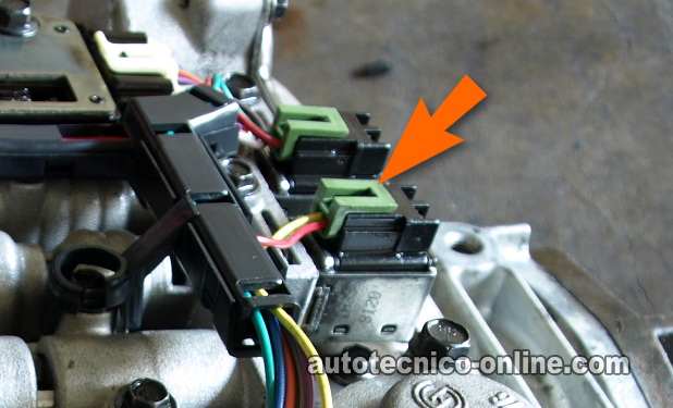 Cómo Probar Los Solenoides A y B De La Transmisión Automática