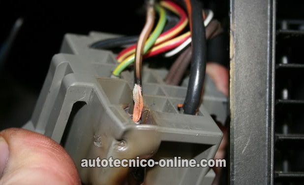 El Conector Del Interruptor De Las Luces Delanteras Se Ha Derretido. Las Luces Delanteras Se Ha Derretido. Cómo Probar El Interruptor De Las Luces Delanteras de Ford