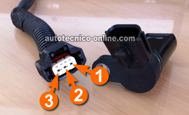 Descripciones De Los Circuitos Del Sensor De La Posición Del Cigüeñal. Cómo Probar El Sensor De La Posición Del Cigüeñal Con Un Multímetro (2000, 2001, 2002 1.8L Nissan Sentra)