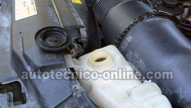 Compresión Del Motor Se Está Expulsando Por El Radiador (4.2L Ford E150, E250, F150)