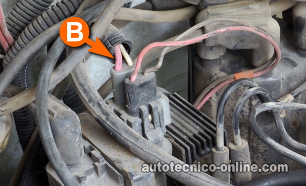 Verificando Que La Bobina De Encendido Tenga Alimentación De 12 Voltios. Cómo Probar La Bobina De Encendido (2.8L V6 Chevy S10 and GMC S15)