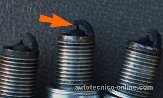 Bujía Con Su Calibración Cerrada. Resolviendo Una Falla En Cilindro -Estudio De Caso (1.8L Toyota Corolla)