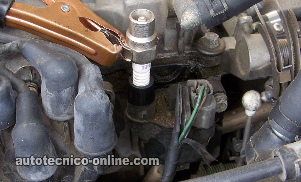 Probando El Disparo De Chispa En La Bobina. Cómo Probar El Módulo De Encendido (1993, 1994, 1995, 1996, 1997 2.4L Nissan Altima)
