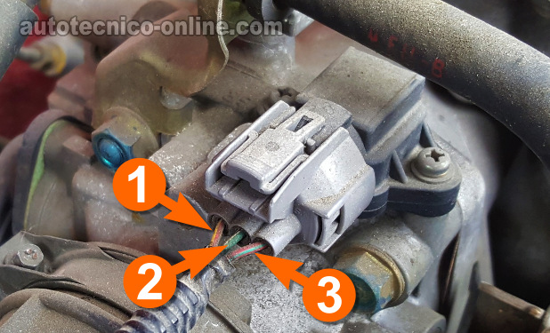 Verificando La Señal De Voltaje Del Sensor MAP. Cómo Probar El Sensor MAP (1997, 1998, 1999, 2000, 2001 2.0L Honda CR-V)