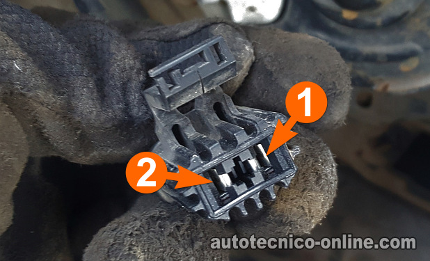 Probando El Circuito De La Velocidad HI. Cómo Probar El Interruptor De Velocidades Del Motor Del Soplador (1998, 1999, 2000 3.0L Ford Ranger Y Mazda B3000)