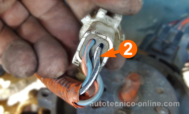 Verificando La Alimentación De Tierra. Prueba Del Elemento Calefactor Del Sensor De Oxígeno N.º 1 (1994 3.0L Ford Ranger Y Mazda B3000)