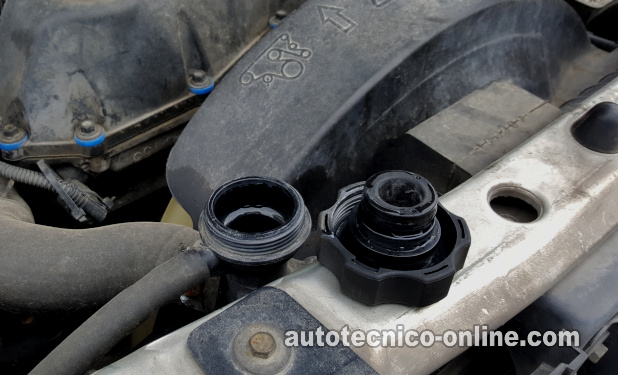 El Agua Sale Disparada Del Radiador Abierto. Cómo Probar El Empaque De Cabeza (2002, 2003, 2004, 2005, 2006, 2007, 2008, 2009 4.2L Chevrolet Trailblazer Y 4.2L GMC Envoy)