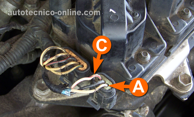 Verificando La Señal Del Sensor De La Posición Del Cigüeñal. Cómo Probar El Módulo De Encendido (1992, 1993, 1994, 1995 3.2L Isuzu Rodeo y Trooper)