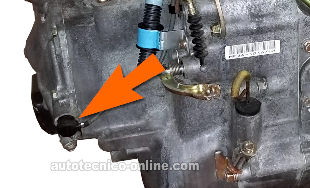 Ubicación Del Sensor De La Velocidad De Entrada. Cómo Probar El Input Speed Sensor De La Transmisión Automática (1995, 1996, 1997 2.2L Accord And Odyssey)