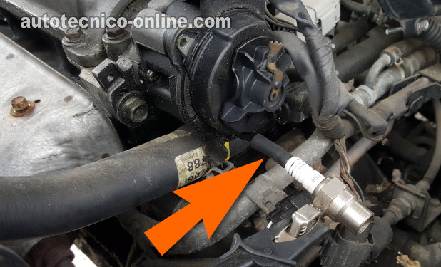 Probando El Disparo De Chispa Directamente En La Torre De La Bobina. Cómo Probar El Sistema De Encendido (1996, 1997, 1998 1.5L Mazda Protege)