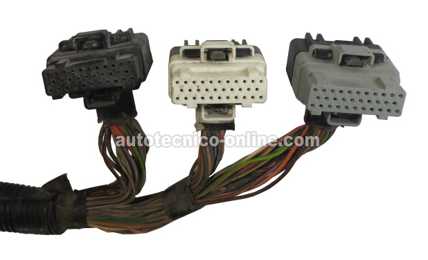 Identificando Las Terminales De Los Conectores De La Computadora De La Inyección Electrónica 1996 3.9L V6 Dodge Ram Pickup